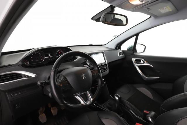 Peugeot 2008 image 7