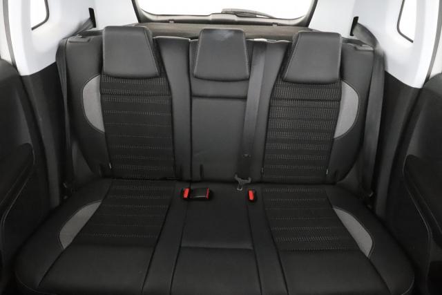 Peugeot 2008 image 2