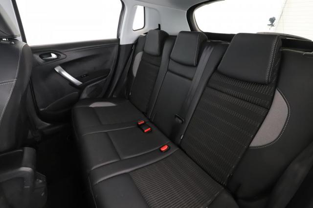 Peugeot 2008 image 2