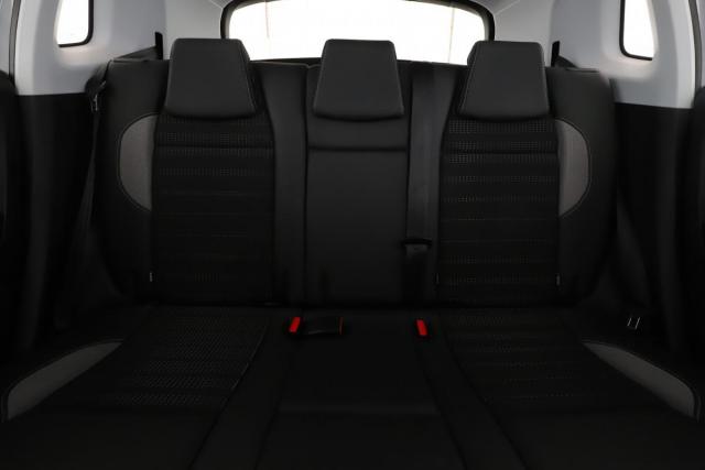 Peugeot 2008 image 6