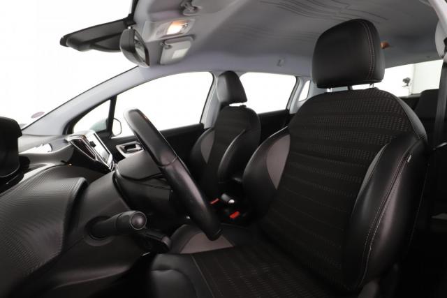 Peugeot 2008 image 8