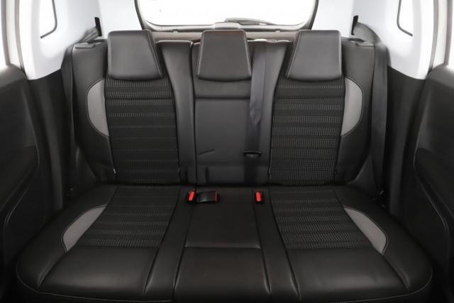 Peugeot 2008 image 1