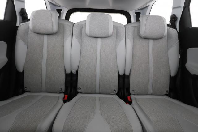 Peugeot 5008 image 1