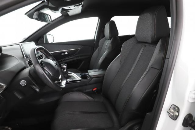 Peugeot 5008 image 2