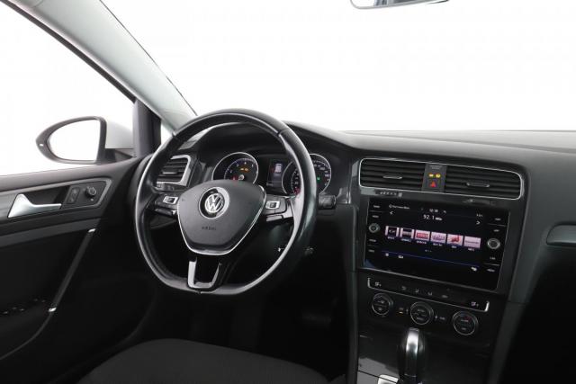 Volkswagen Golf image 9