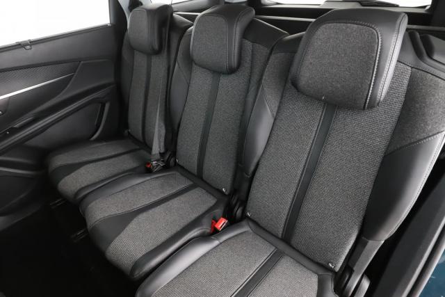 Peugeot 5008 image 1