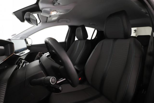 Peugeot 208 image 7