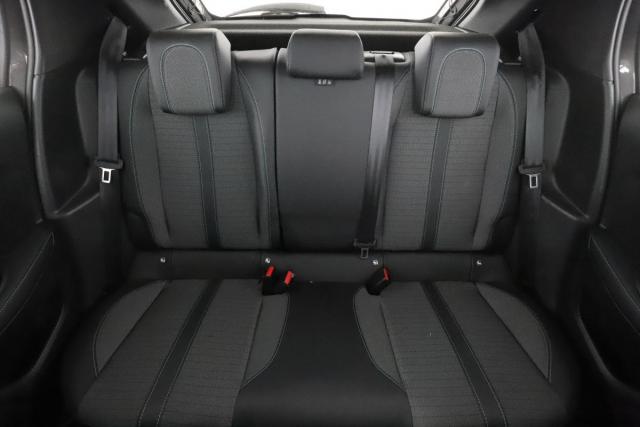 Peugeot 208 image 8