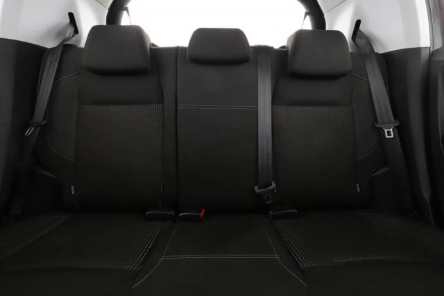 Peugeot 208 image 8