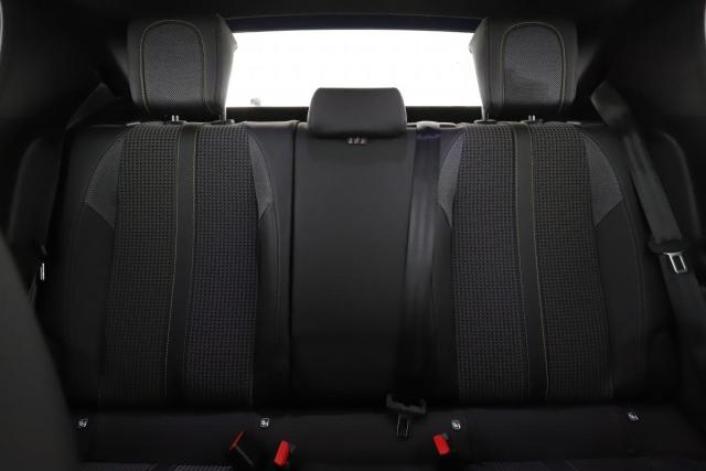 Peugeot 208 image 7