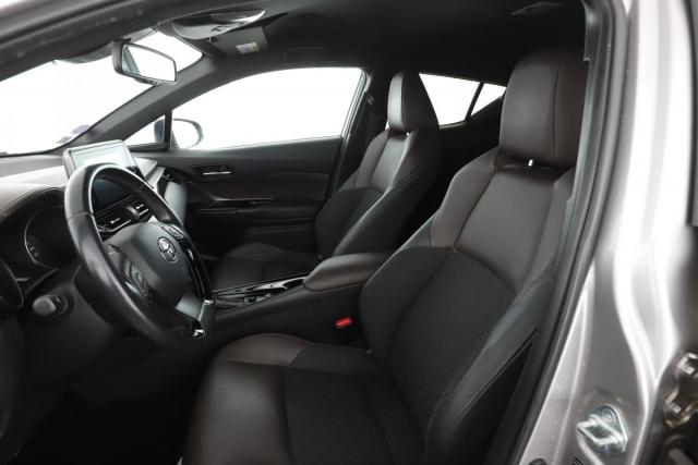 Toyota C-Hr image 2
