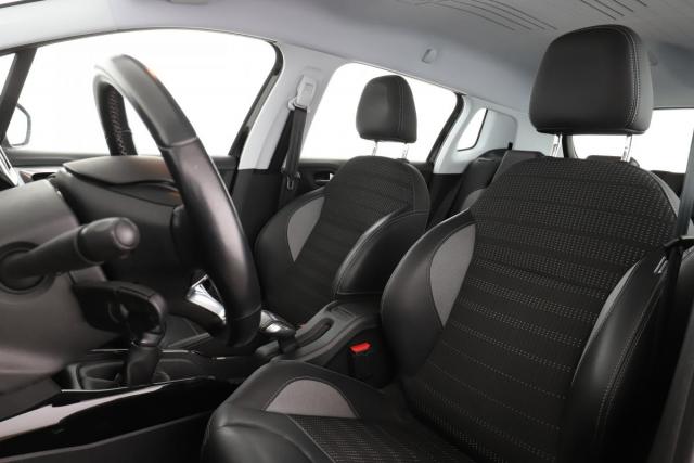 Peugeot 2008 image 2