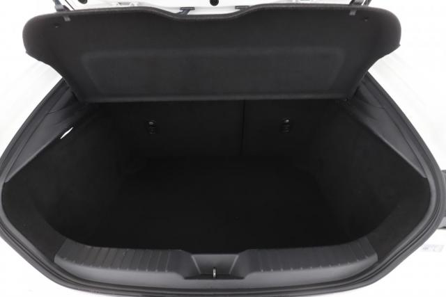 Mazda 3 image 9