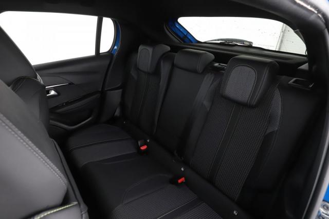 Peugeot 208 image 1