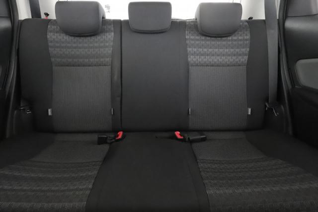 Toyota Yaris image 2