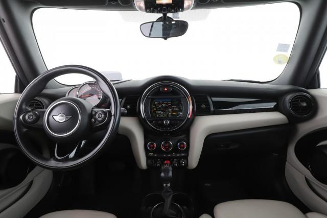 Mini Cabrio image 8