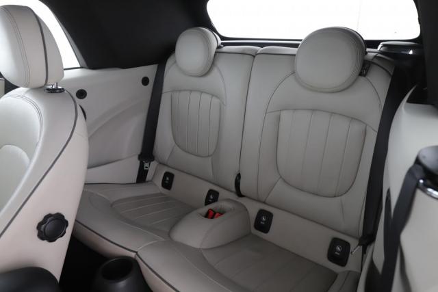 Mini Cabrio image 9