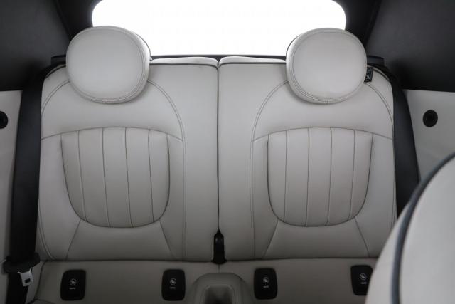Mini Cabrio image 6