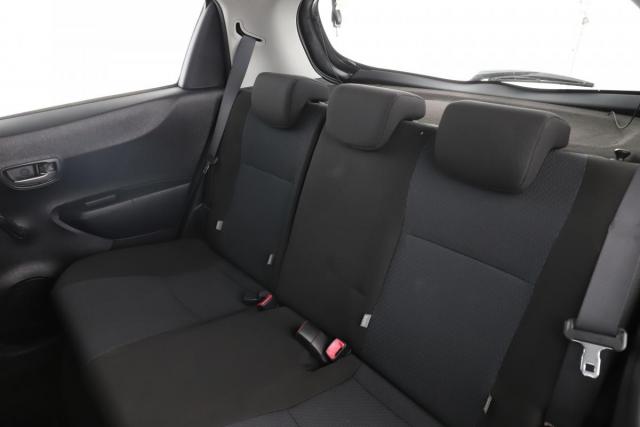 Toyota Yaris image 8