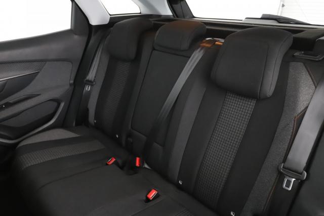 Peugeot 3008 image 2