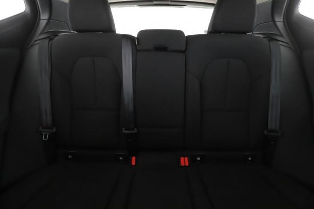 Volvo Xc40 image 9