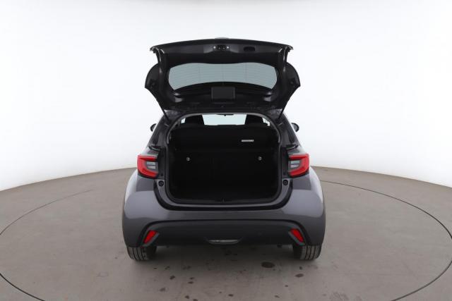 Toyota Yaris image 9