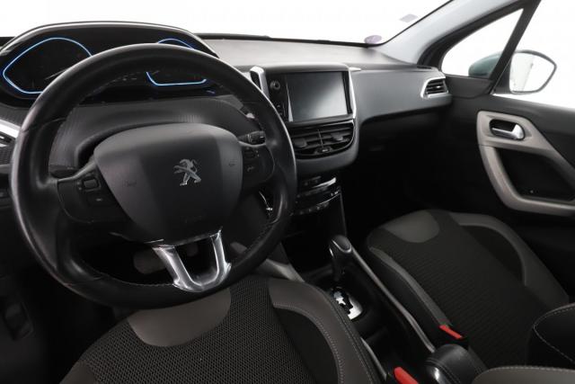 Peugeot 2008 image 2
