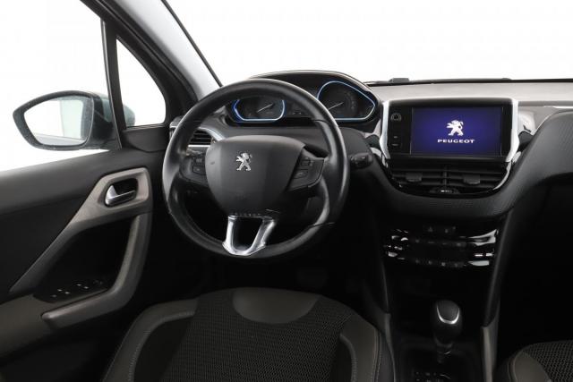 Peugeot 2008 image 8
