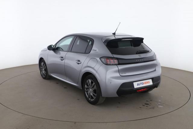 Peugeot 208 image 9