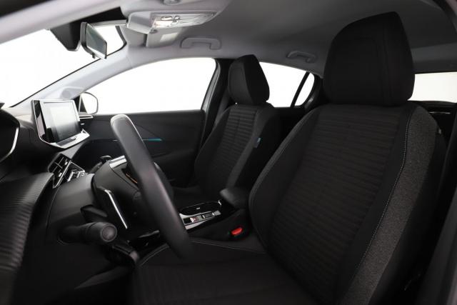 Peugeot 208 image 5