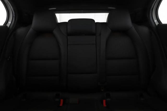 Mercedes Benz Gla image 6