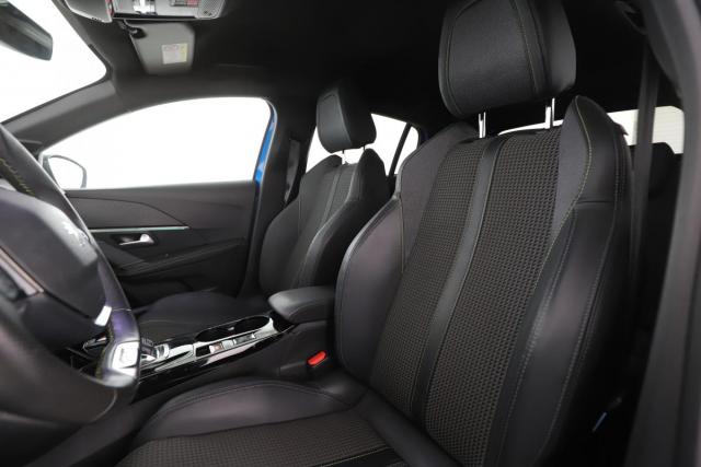 Peugeot 208 image 8