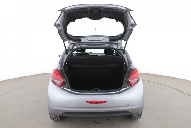 Peugeot 208 image 6