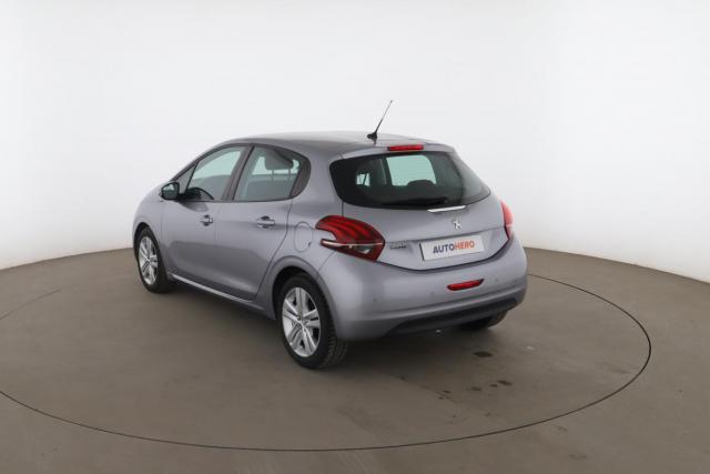 Peugeot 208 image 5