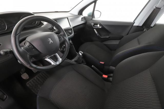 Peugeot 208 image 3