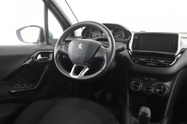 Peugeot 208 image 7