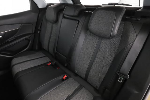 Peugeot 3008 image 2