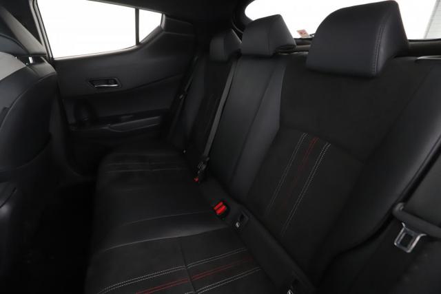 Toyota C-Hr image 1