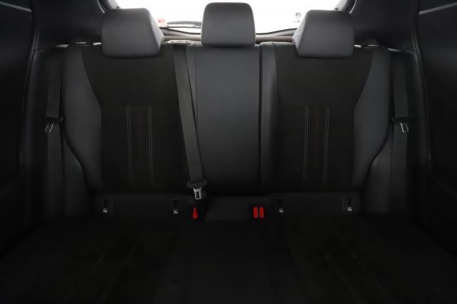Toyota C-Hr image 6
