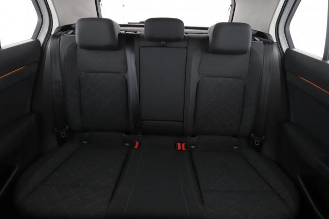 Volkswagen Golf image 9