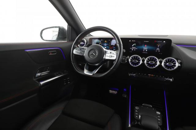 Mercedes Benz Gla image 1