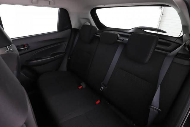 Suzuki Swift image 8