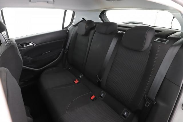 Peugeot 308 image 8