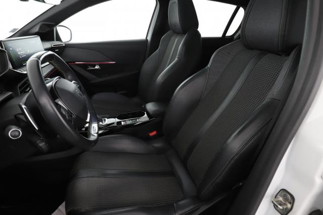 Peugeot 208 image 5