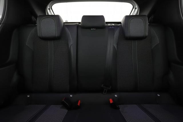 Peugeot 208 image 6