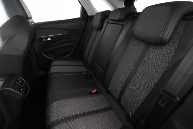Peugeot 3008 image 2