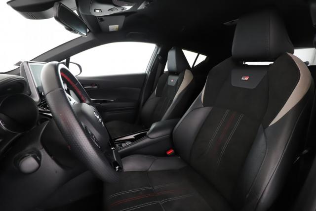 Toyota C-Hr image 6