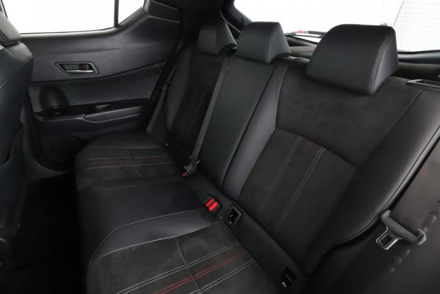 Toyota C-Hr image 3