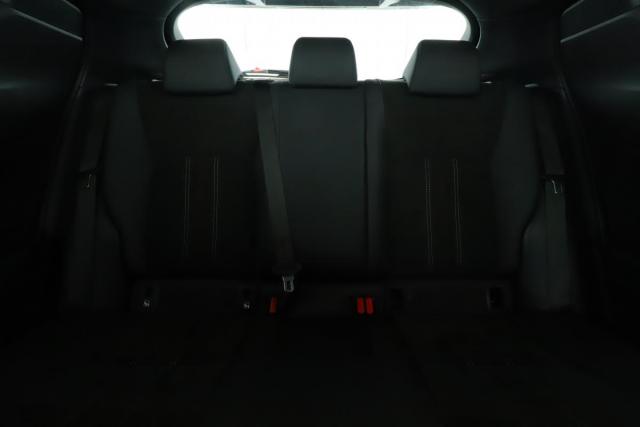 Toyota C-Hr image 2