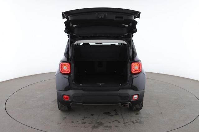 Jeep Renegade image 9
